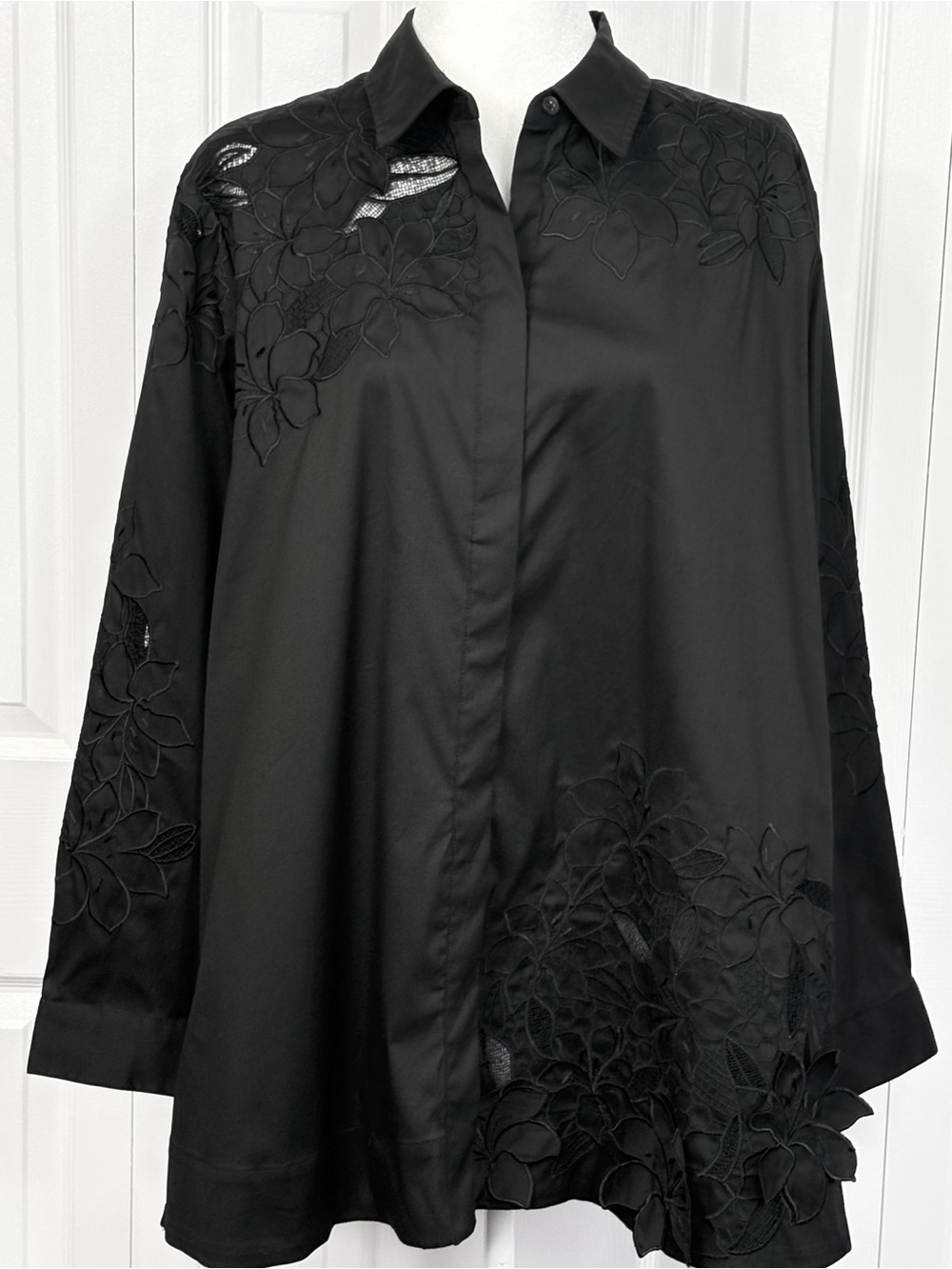 NWT Chico's Black Poplin Lace Floral Applique Long Sleeve Tunic Shirt 16
